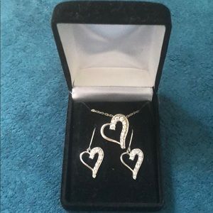Beautiful 2 heart necklace and earrings